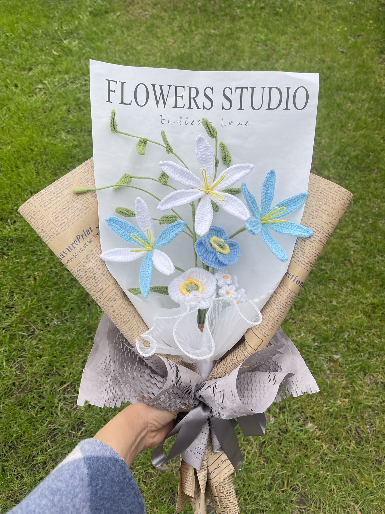 Premade Crochet poppy bouquets